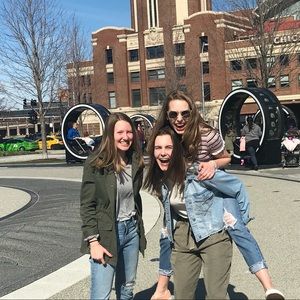 Meet your Posher, Camille